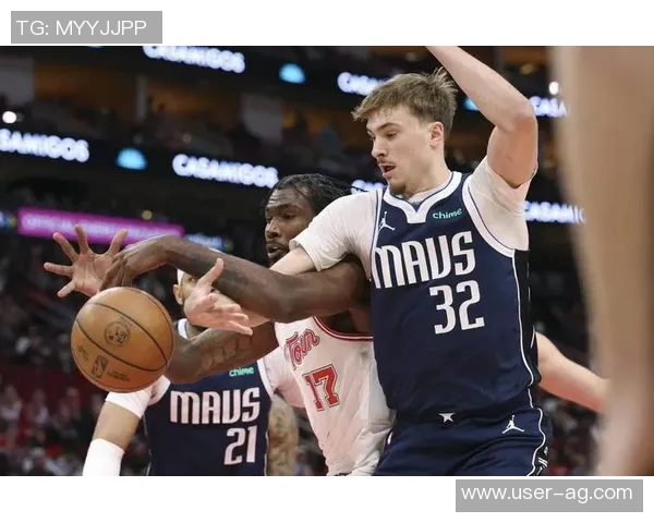 火箭半场落后独行侠杜兰特遭遇犯规困扰申京开局受伤浓眉表现出色